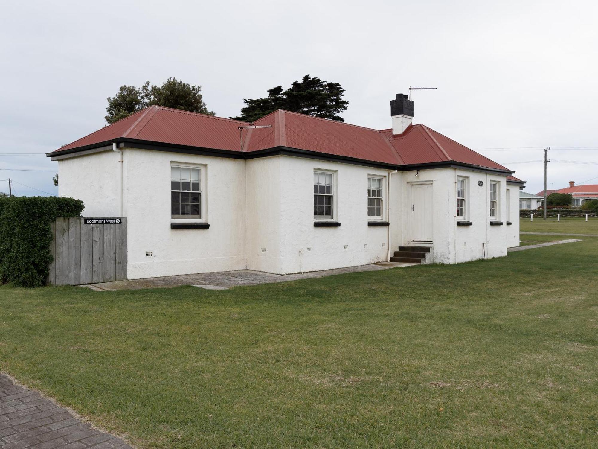 Low Head Pilot Station Exterior photo