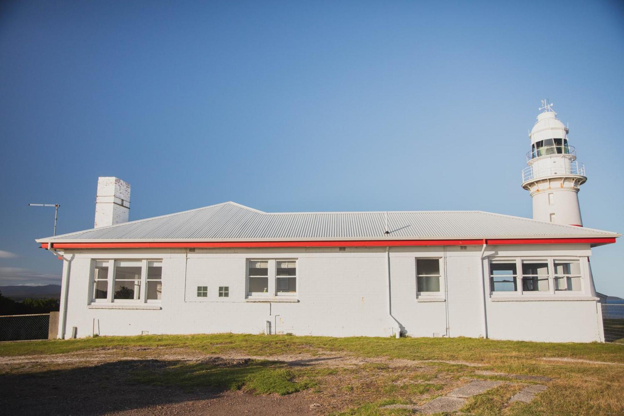 Low Head Pilot Station Exterior photo